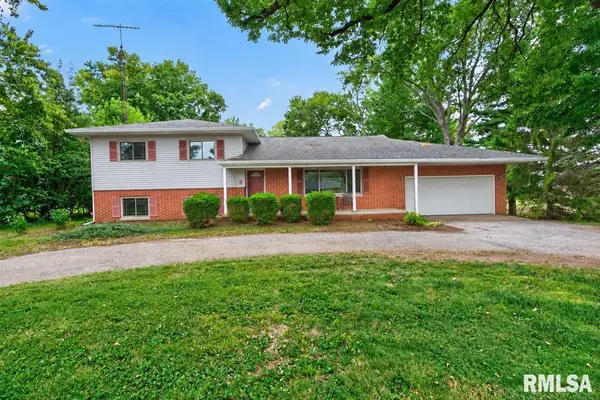 8 Pajim LN, Springfield, IL 62712