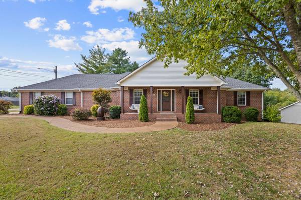 1508 Creekstone Dr, Columbia, TN 38401