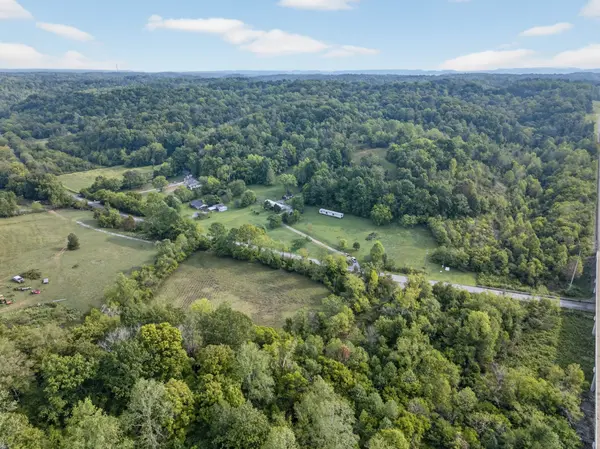 3890 Robinson Rd, Thompsons Station, TN 37179