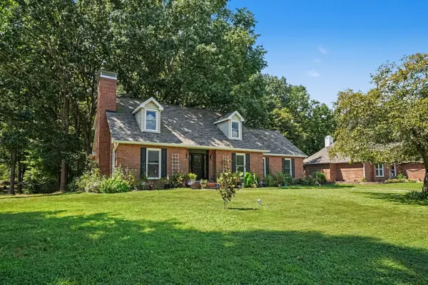 225 Longwood Ln, Clarksville, TN 37043