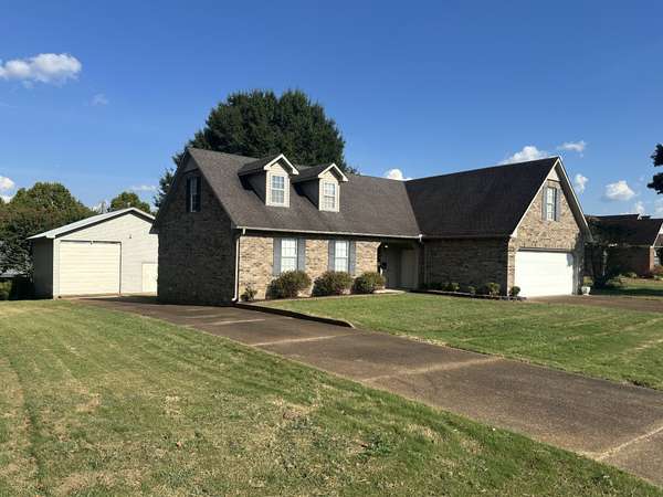94 New Renfroe St, Lexington, TN 38351