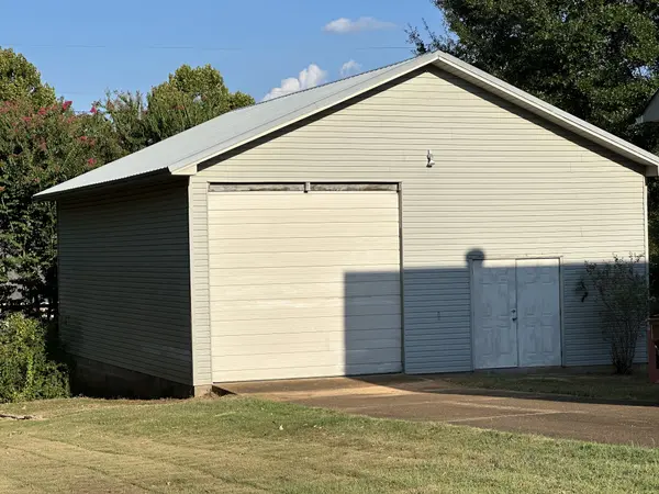 94 New Renfroe St, Lexington, TN 38351