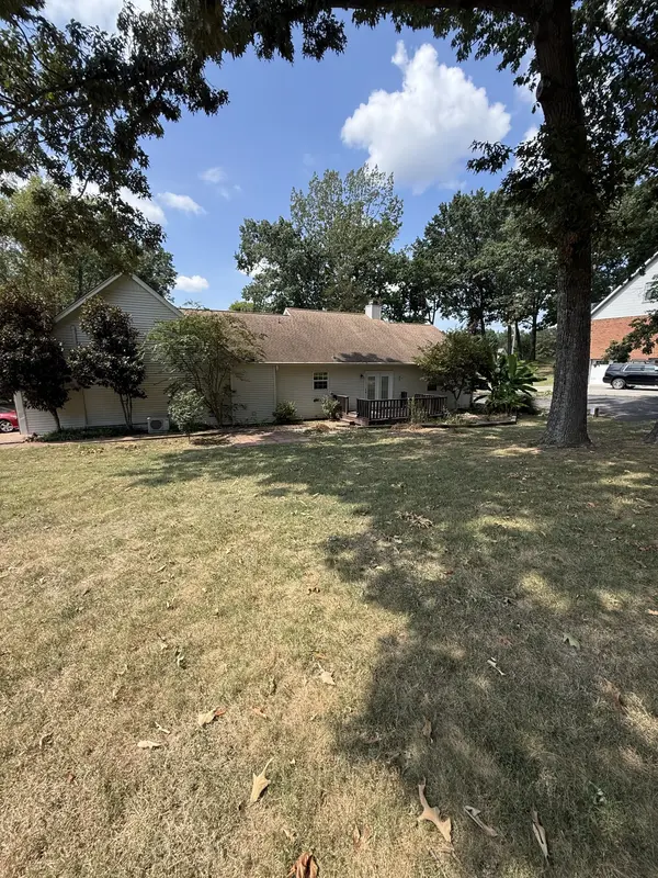 512 Tyler Ct, Cottontown, TN 37048