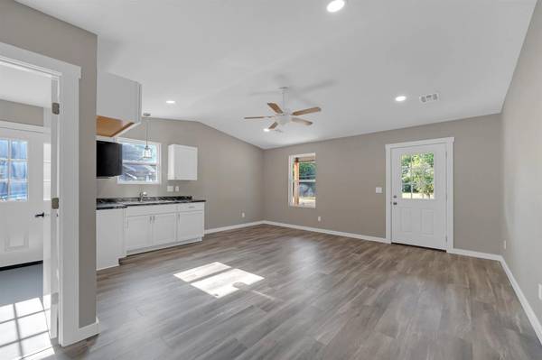 718 E Jackson, Arkansas City, KS 67005