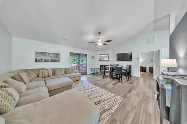 411 Hill LN, Mauldin, SC 29662