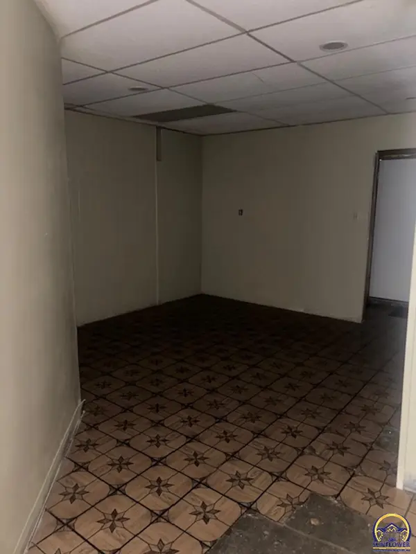 521 Commercial St, Emporia, KS 66801