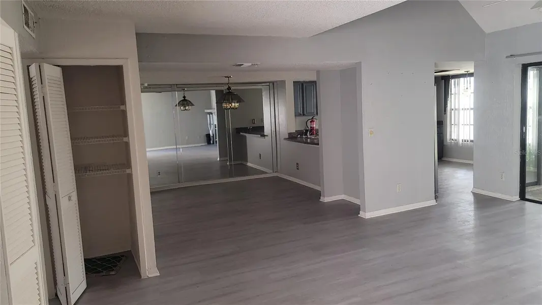 4891 PURITAN CIR #2322, Tampa, FL 33617