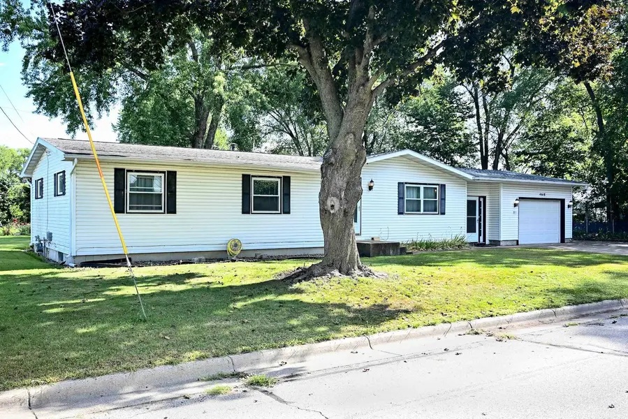 4618 W 5th ST, Winona, MN 55987