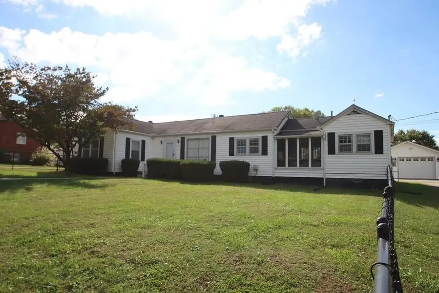 319 Mount View Dr, Sparta, TN 38583