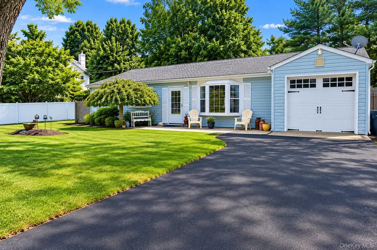 126 Dahlia DR, Mastic Beach, NY 11951