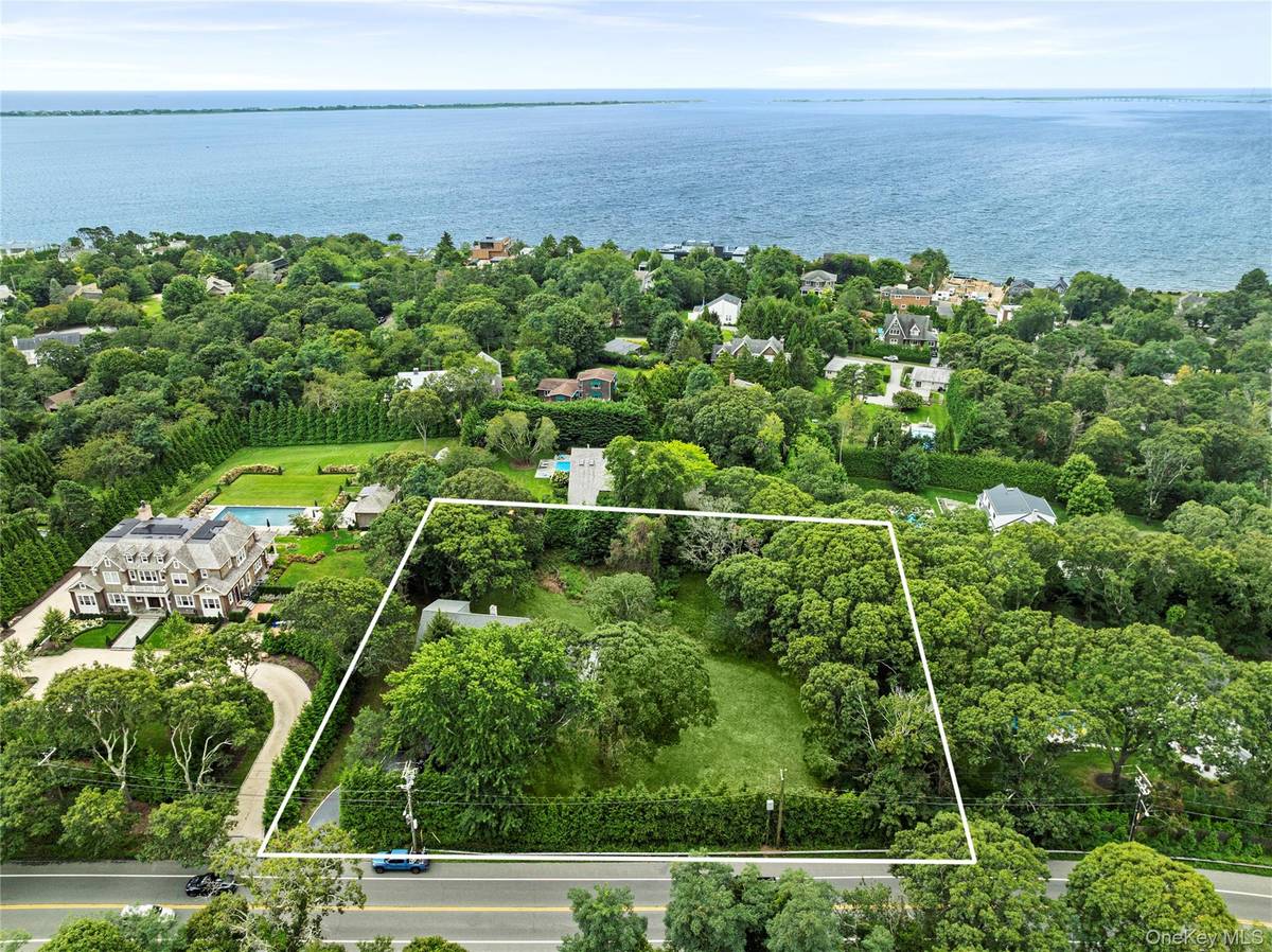 422 Montauk HWY, Southampton, NY 11968