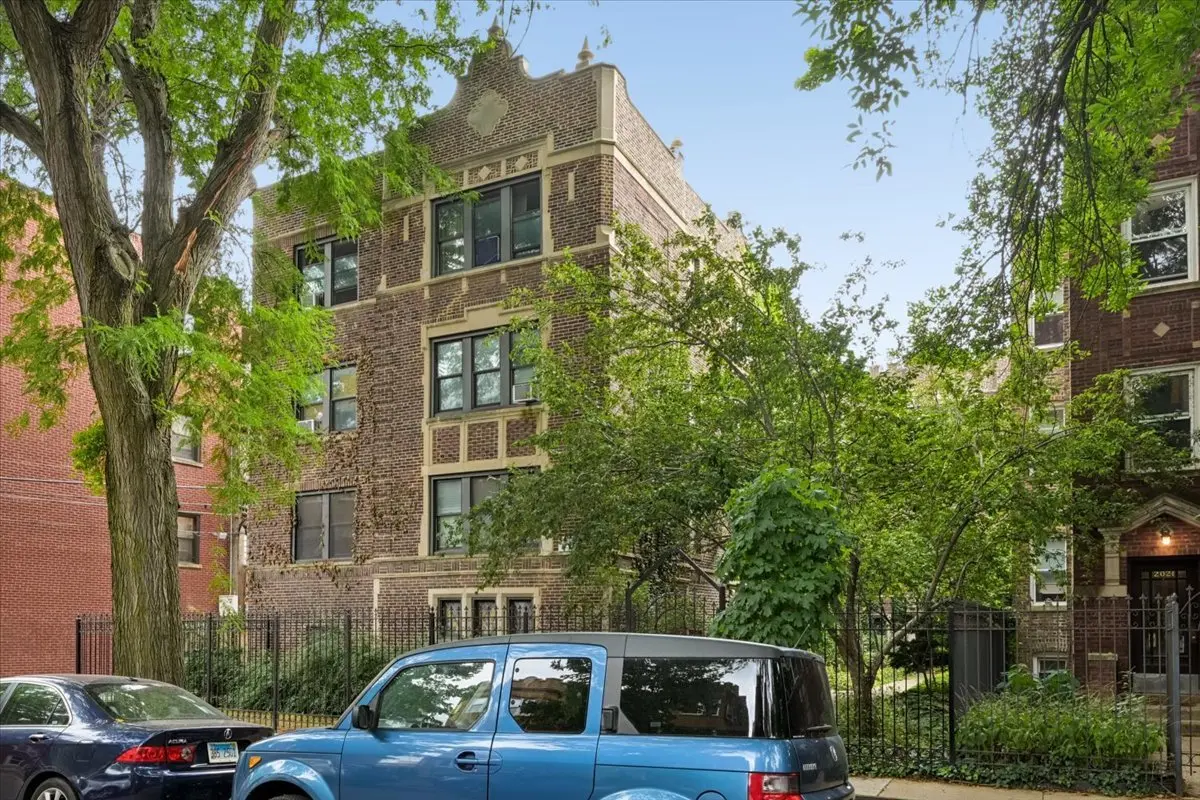 2013 W Farragut AVE #1, Chicago, IL 60625