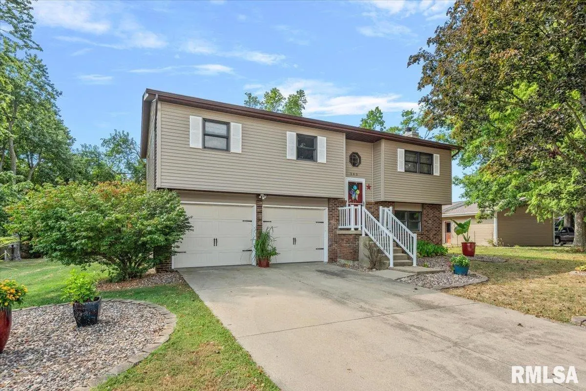 240 Teal DR, Chatham, IL 62629