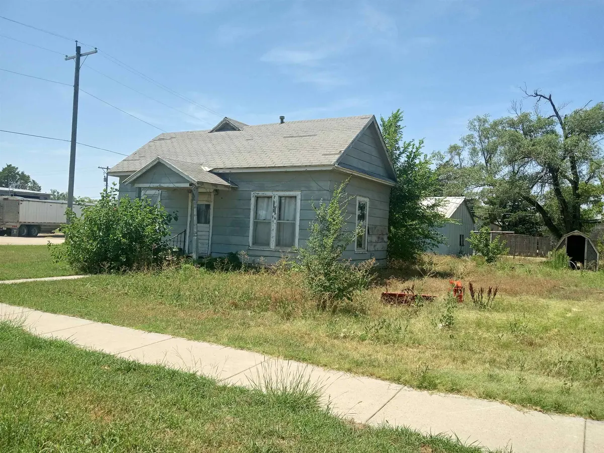 303 N Colorado Ave, Burrton, KS 67020