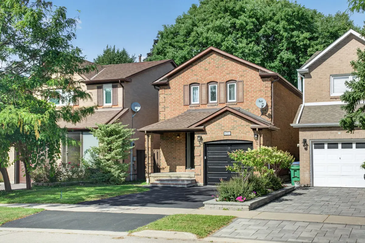 4353 Sawmill Valley DR, Mississauga, ON L5L 3L3
