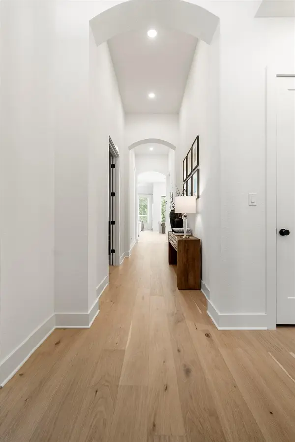 384 Leaning Rock RDG, Austin, TX 78737
