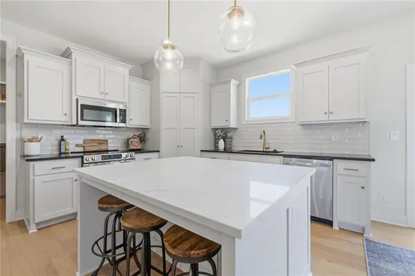 20702 Emerald ST, Spring Hill, KS 66083