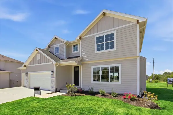 20702 Emerald ST, Spring Hill, KS 66083