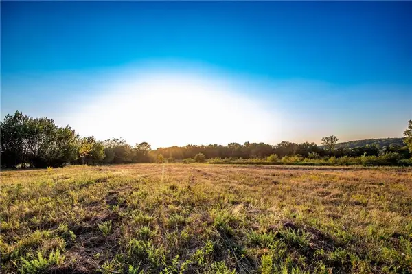 1124 Xavier RD, Mapleton, KS 66754