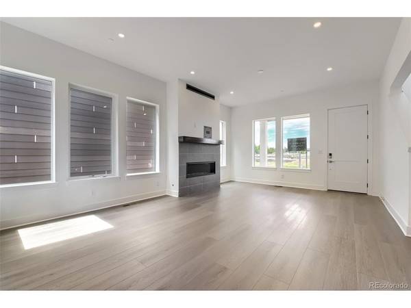 757 Carabiner, Erie, CO 80516
