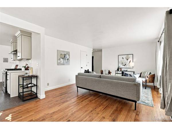857 Iola, Aurora, CO 80010