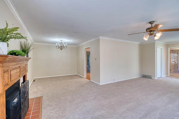 7001 Monroe AVE, Evansville, IN 47715