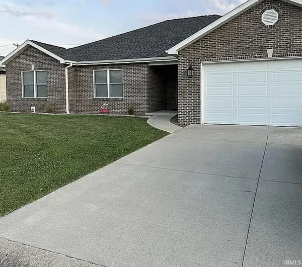 101 E Northview DR, Huntingburg, IN 47542