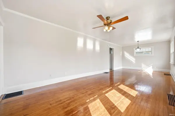 421 S Nichols AVE, Muncie, IN 47303