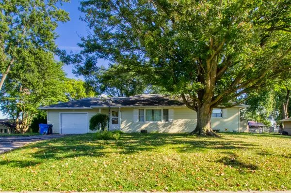 11 Barbara DR, Columbia City, IN 46725-1001