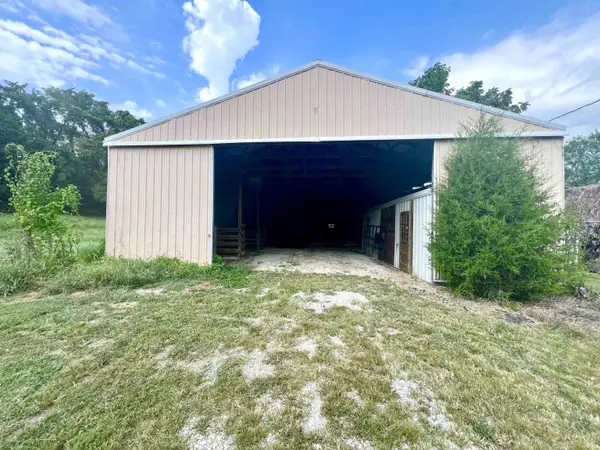 9062 W Sinclair RD, Birdseye, IN 47513