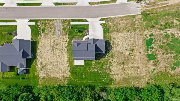 11132 Carob Thorn TRL, Roanoke, IN 46783
