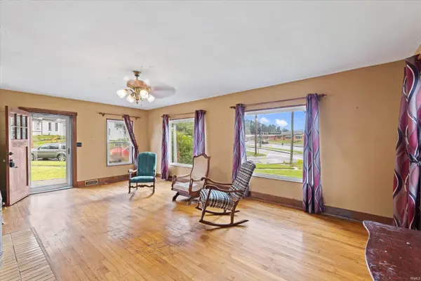 547 Walnut ST, Rockport, IN 47635