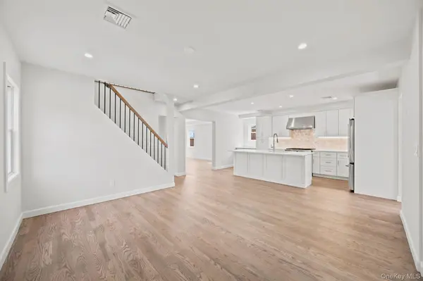 106 Nugent ST, New Hyde Park, NY 11040