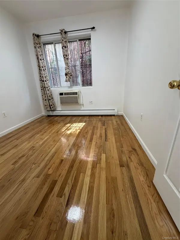 90-05 54th AVE, Elmhurst, NY 11373