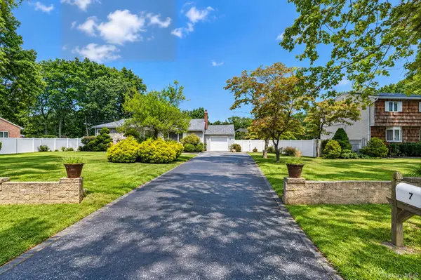 79 Fulton BLVD, Commack, NY 11725