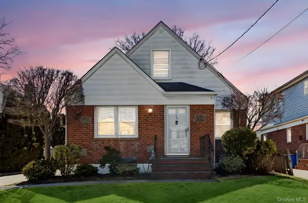 64 W Fenimore ST, Valley Stream, NY 11580