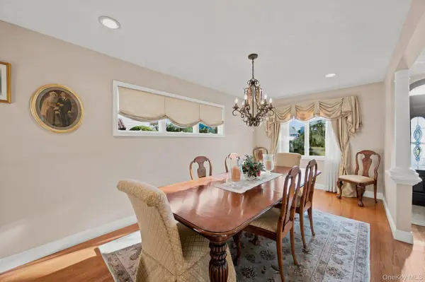 154 Celler AVE, New Hyde Park, NY 11040