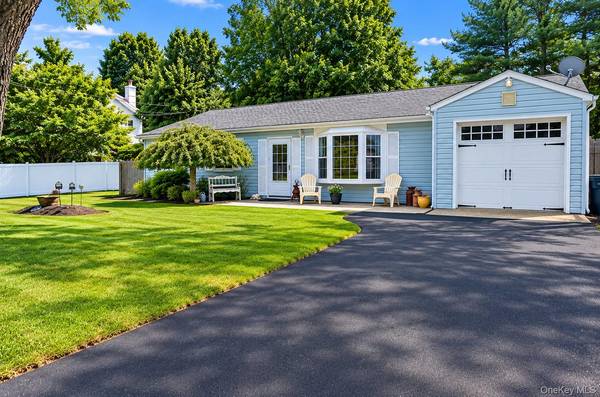 126 Dahlia DR, Mastic Beach, NY 11951