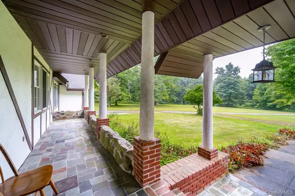 38 Nine Partners RD, Staatsburg, NY 12580