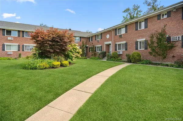 200 Merrick RD #L, Amityville, NY 11701