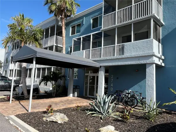 2740 COCONUT BAY LN LN #3310 (3J), Sarasota, FL 34237
