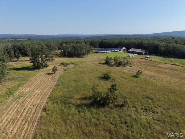 4800 Pebble LN, Farmington, MO 63640