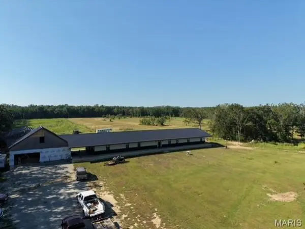 4800 Pebble LN, Farmington, MO 63640