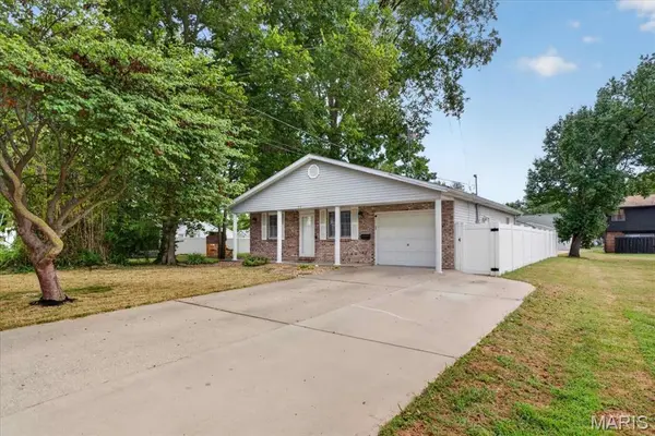 912 W Church ST, Mascoutah, IL 62258