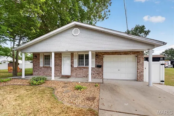 912 W Church ST, Mascoutah, IL 62258