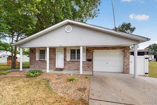912 W Church ST, Mascoutah, IL 62258