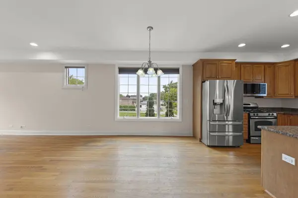9521 Shields AVE #9521, Brookfield, IL 60513
