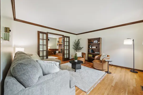1628 Trent AVE, Naperville, IL 60563