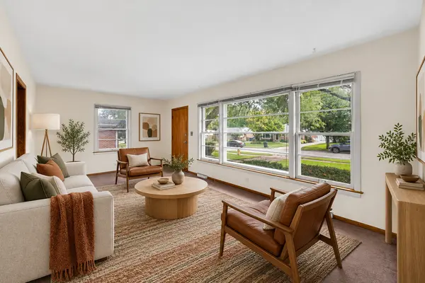308 Maple ST, Glen Ellyn, IL 60137