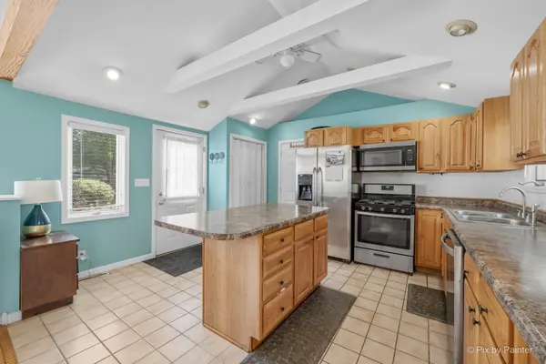 6301 Robert RD, Cary, IL 60013